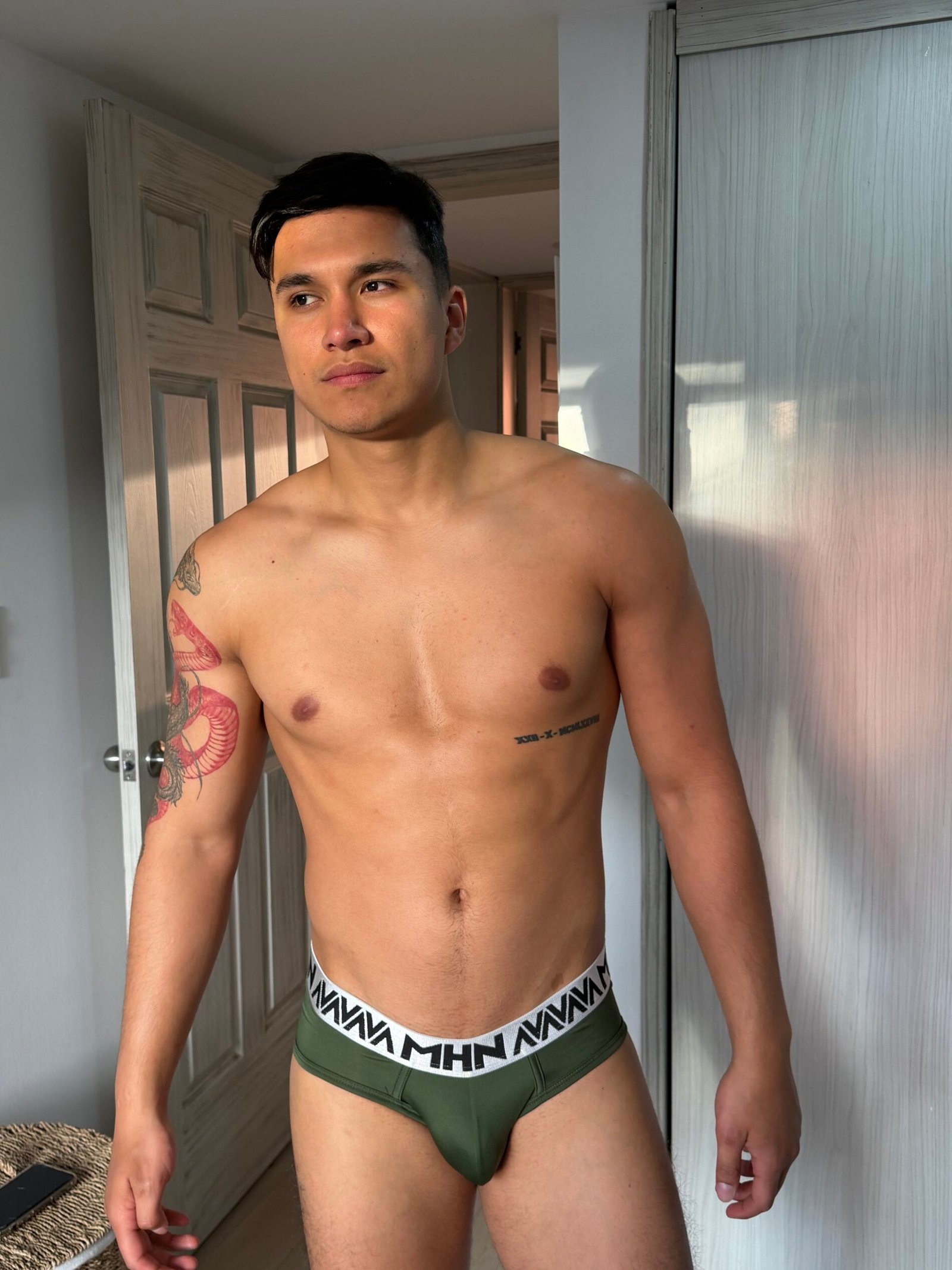 Brief Bikini Verde Militar Elástico Blanco y Negro